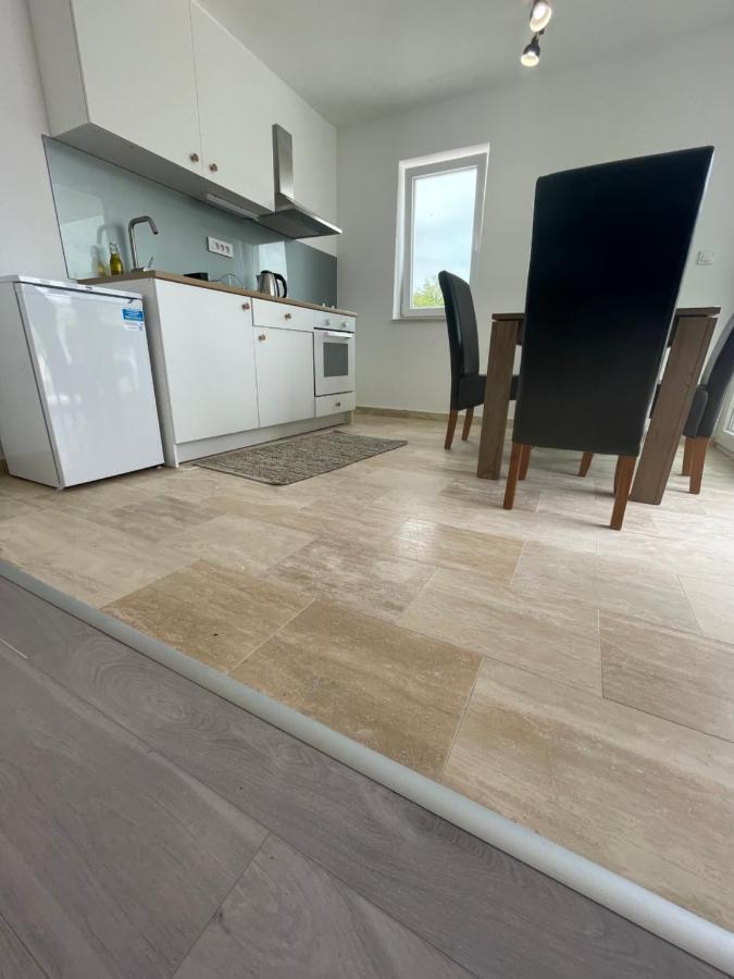 יזרה Vila Regina Apartment Paloma With Swimming Pool מראה חיצוני תמונה